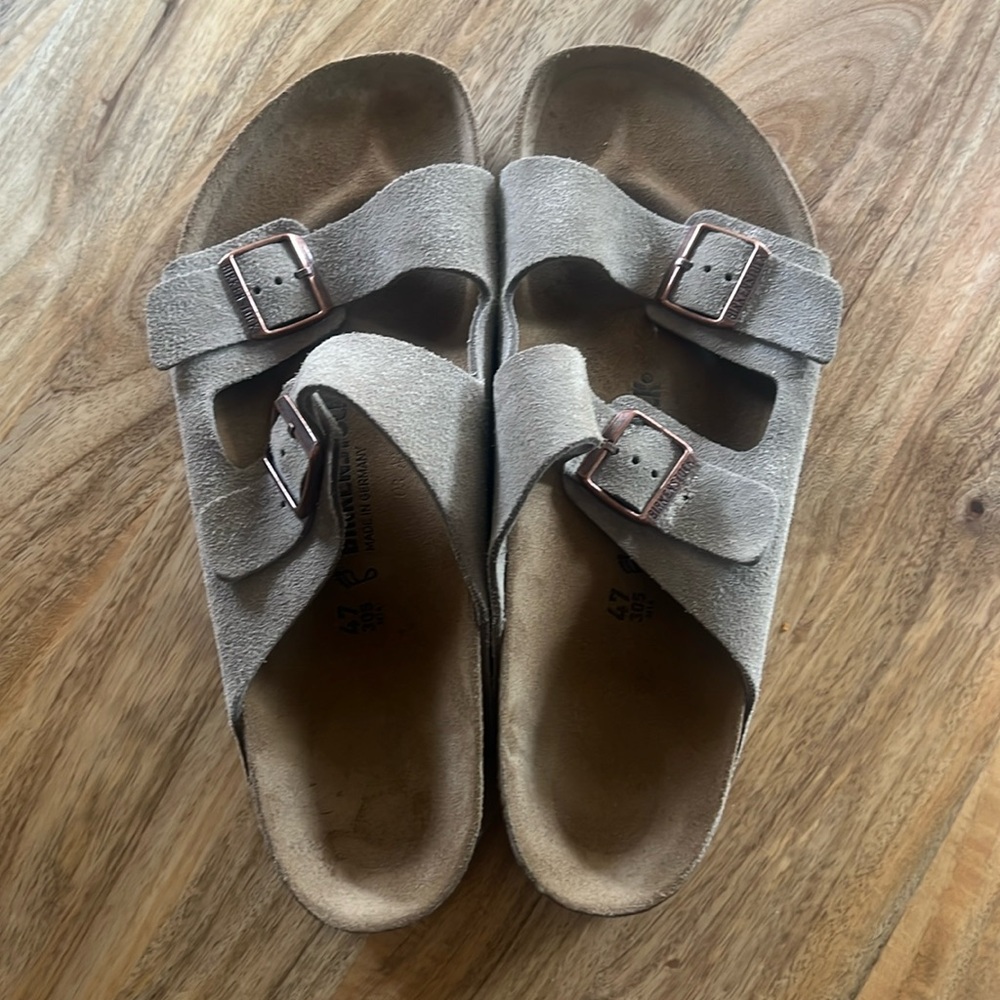 Men’s Birkenstocks Arizona in EU 47 (~13.5 US) BARELY WORN
